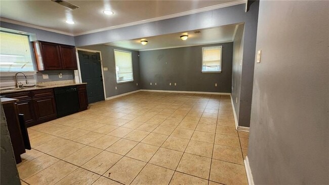 Foto del edificio - 7500 Symmes Ave