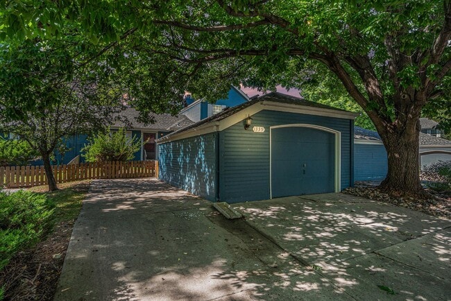 Building Photo - 1339 Village Park Ct