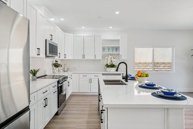 Foto del edificio - 64382 Spyglass Ave