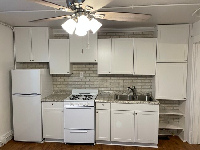 Photo - 1102 S 5th St Apartments