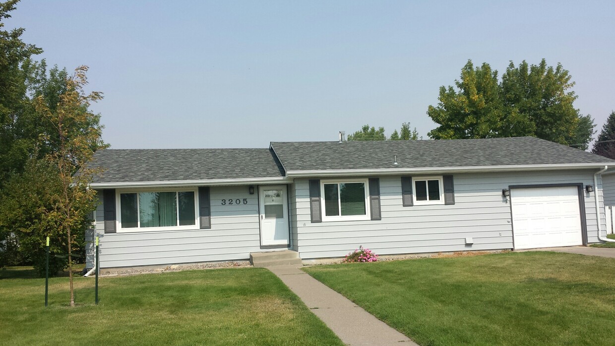 Foto principal - 3205 13th Ave S