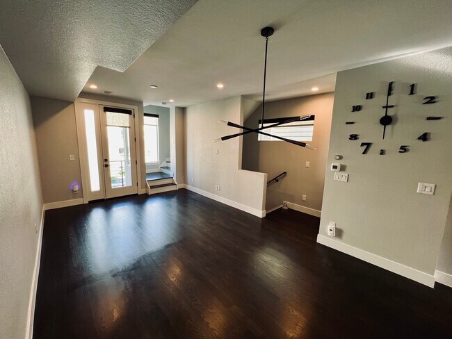 Foto del edificio - 1581 Grove St