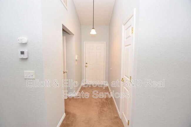 Foto del edificio - 1615 Laurel Meadows Dr