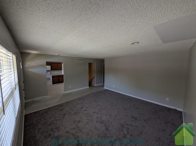 Building Photo - 9152 W 78th Terrace