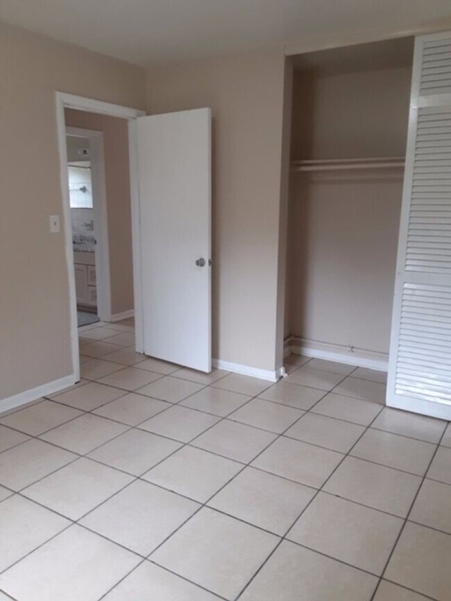 Building Photo - 3 Bed 1 Bath Home | Pet Friendly | Washer ...