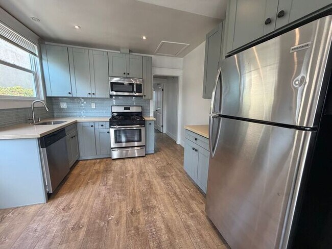 Foto del edificio - Charming Imperial Beach Home Minutes from the Coast