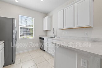 Building Photo - 509 Big Tree Wy