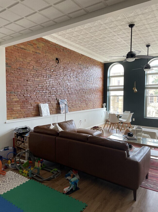 Foto del edificio - 18.5 N Howell St