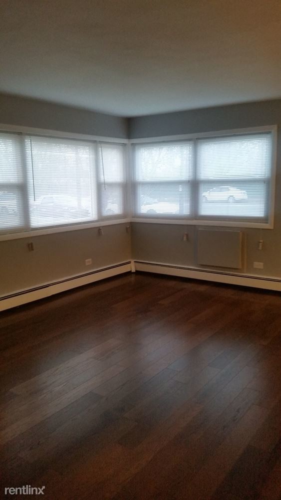 Foto del edificio - 1 br, 1 bath Condo - 2405 W Balmoral Ave