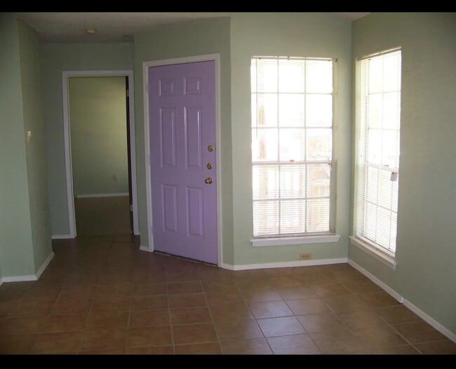 Foto del edificio - 7605 Woodstone Cove