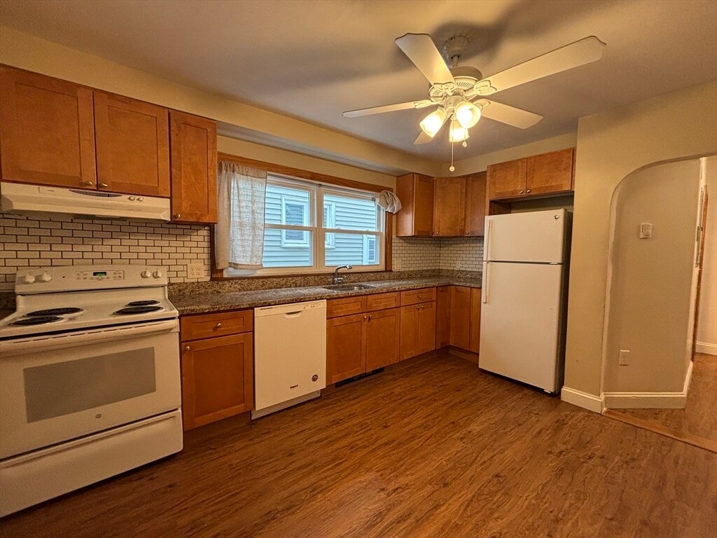 Foto principal - 184 Bucknam St