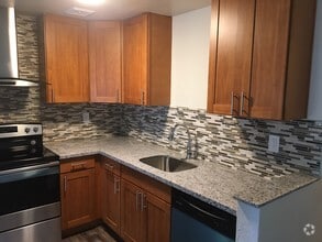 Building Photo - The Highlander Apartments