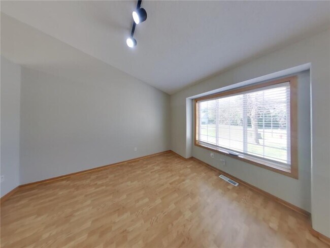 Foto del edificio - 2739 Zumbrota Cir NE
