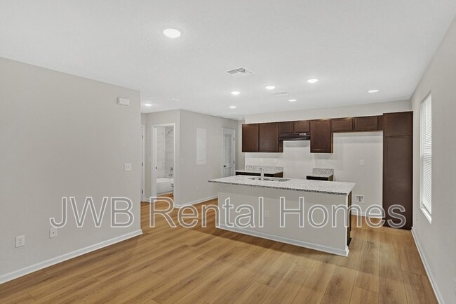 Building Photo - 1413 W 25th St
