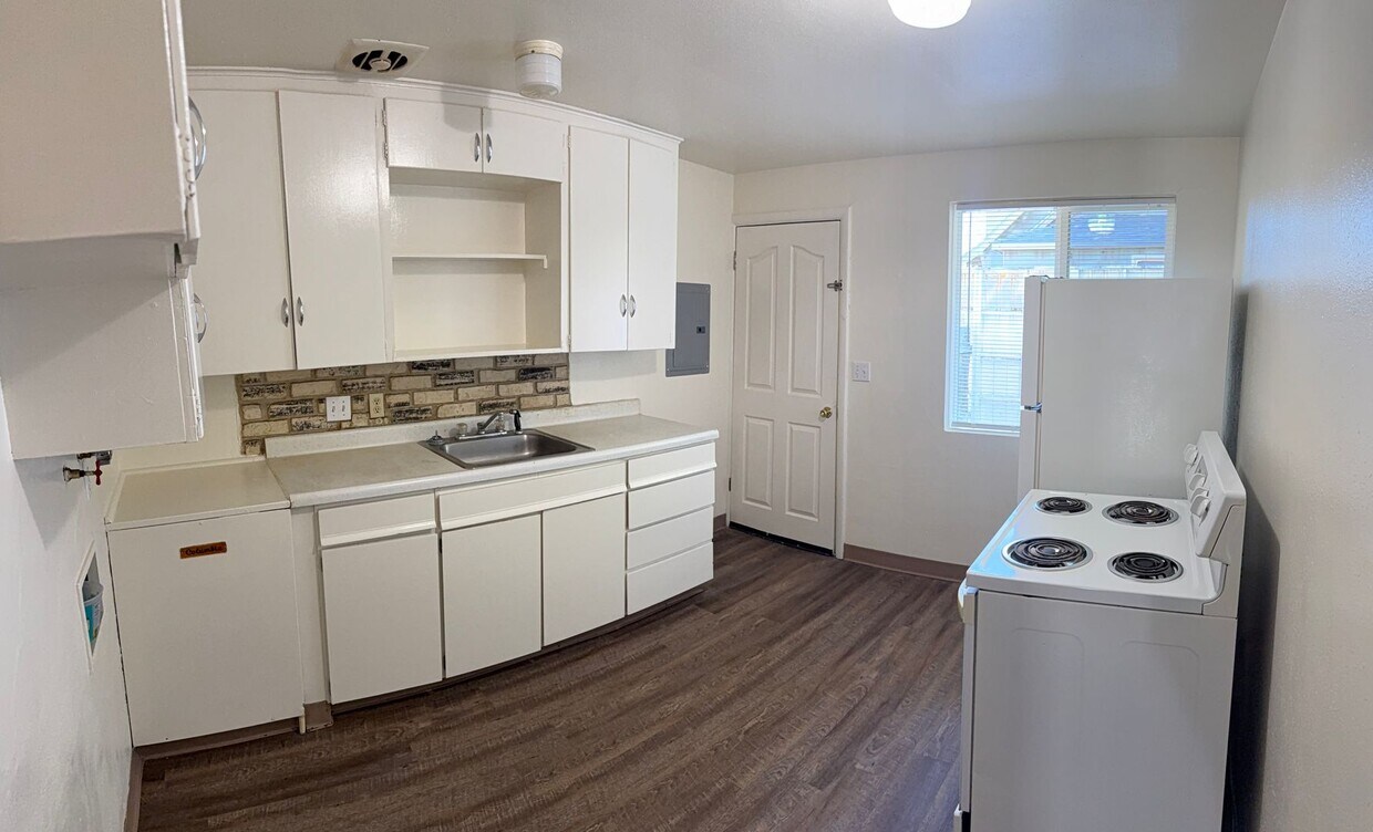 Foto del edificio - 2 Bedroom, 1 Bathroom Duplex