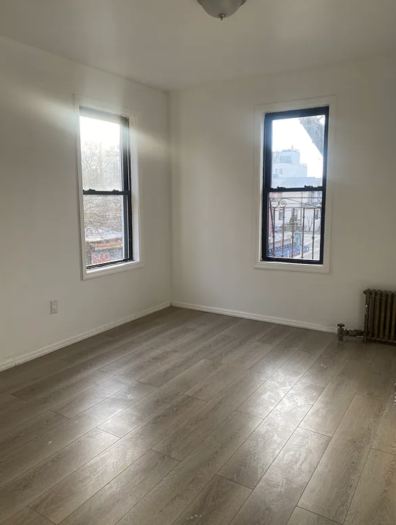 Building Photo - 416 E 35th St