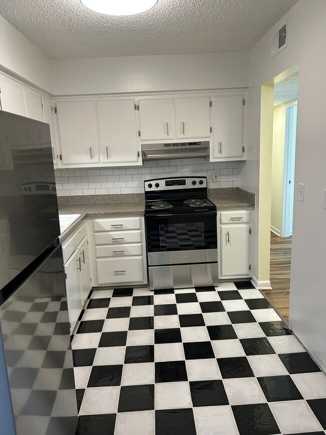 Foto del edificio - 515 Basswood Ave