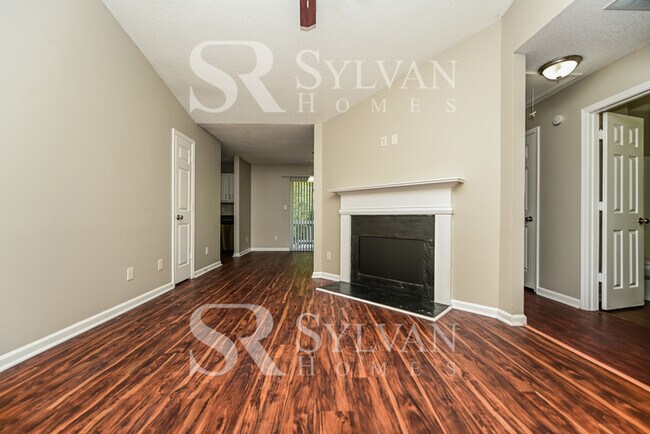 Building Photo - Enjoy one-level living in this 3 bedroom, ...