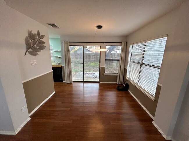 Foto del edificio - **COMING SOON** 2-Story 3 Bedroom / 2.5 Bath Home Near Lackland AFB!