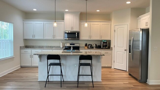 Building Photo - Beautiful 3 Bedroom, 3 Bathroom Home for Rent