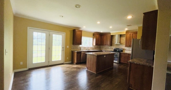 Foto del edificio - 758 Green Rd