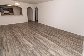 Building Photo - 5411 Paiges Way