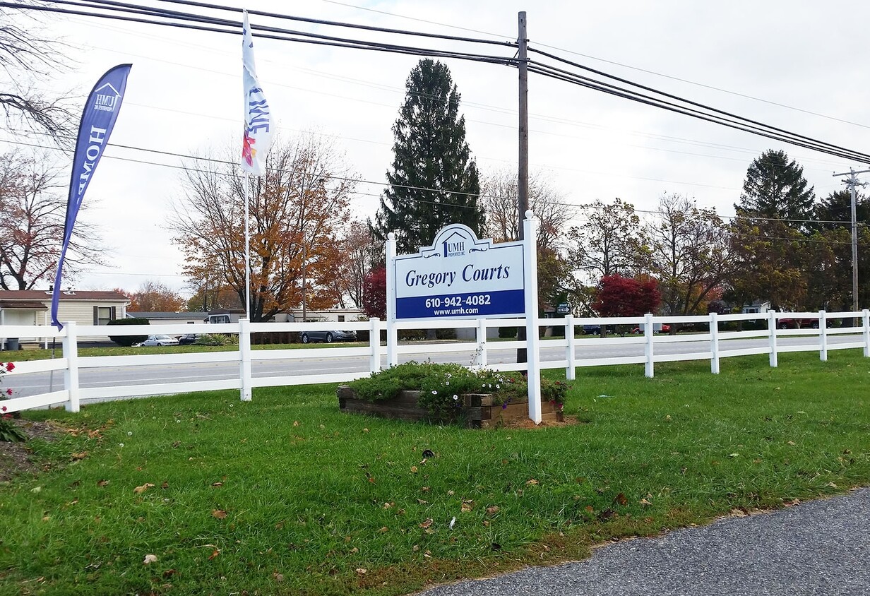 Signage - Gregory Courts