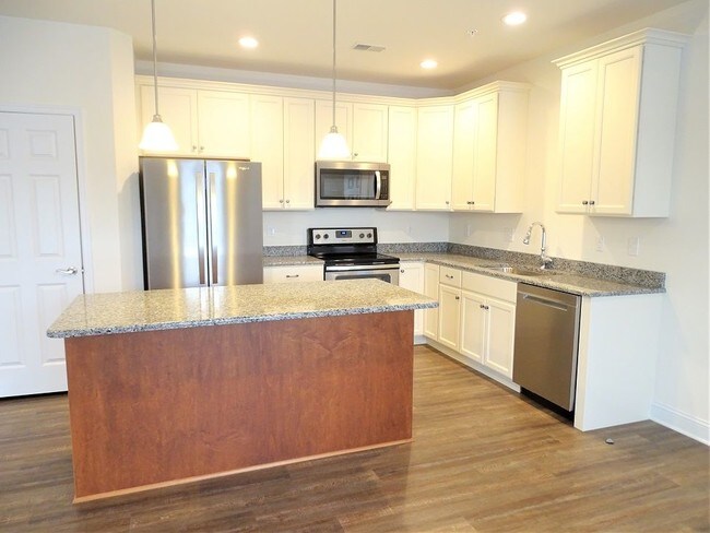 Building Photo - 16 Pequea Manor Dr