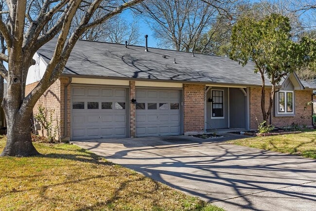 Building Photo - 2507 Broken Oak Dr