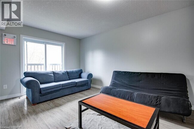 Photo du bâtiment - 151 Bridgeport Rd E