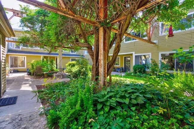 Building Photo - 1 Front St