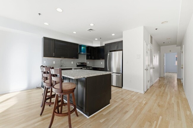 Building Photo - 86 Clinton St