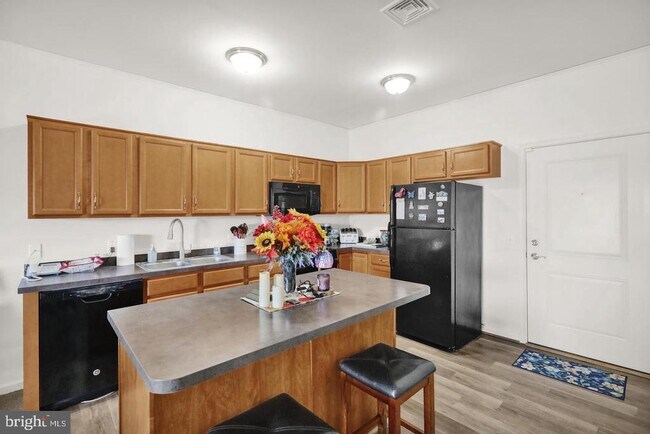 Foto del edificio - 113 Legacy Blvd