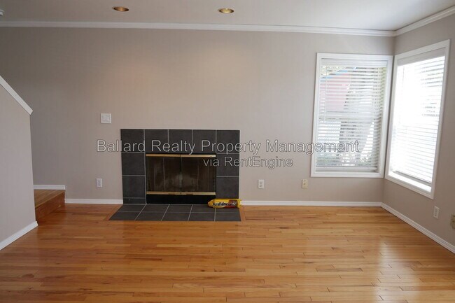 Foto del edificio - 3216 14th Ave W