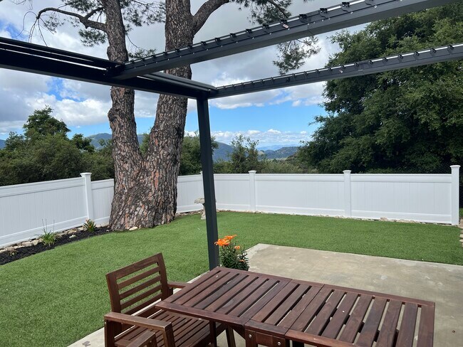 Foto del edificio - 2327 Dorothy St