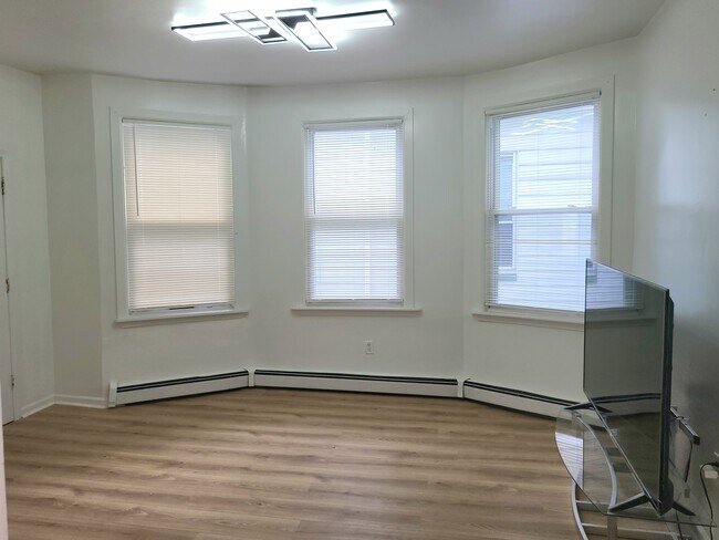 Sala de estar - 149 Sanford St