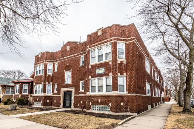 Building Photo - 8200 S Clyde Ave