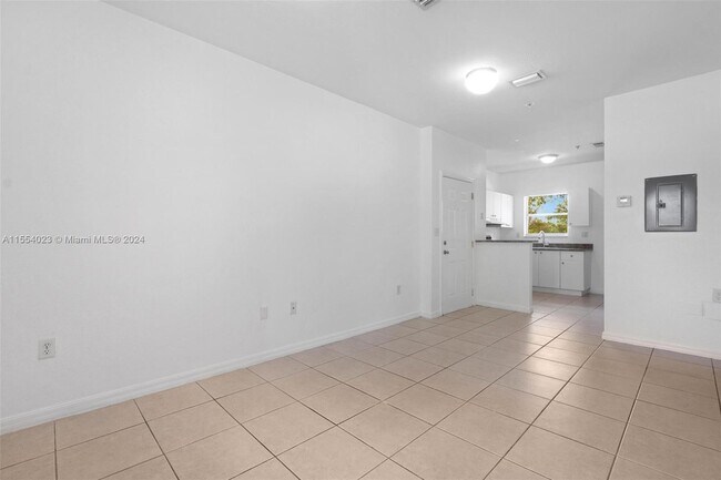 Building Photo - 33 E 20th St