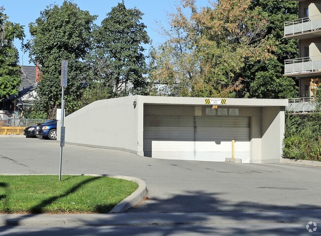 Building Photo - Gage Park Manor