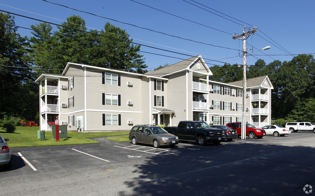 Primary Photo - Greenleaf Park Apartments