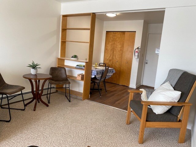 Foto del edificio - Hudson Heights Studio Apartments