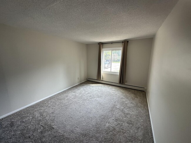 Building Photo - 4207 Lakeside Ave N
