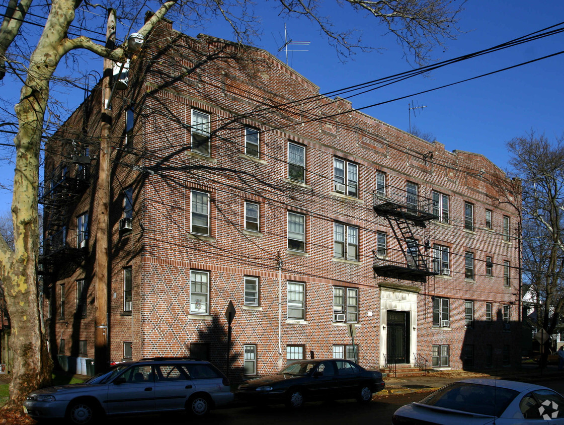 Primary Photo - 124 Morse Ave