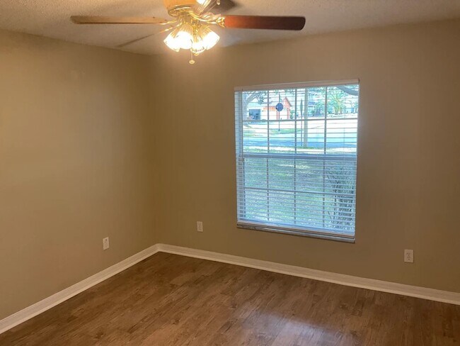 Foto del edificio - 1851 Oakgrove Ave