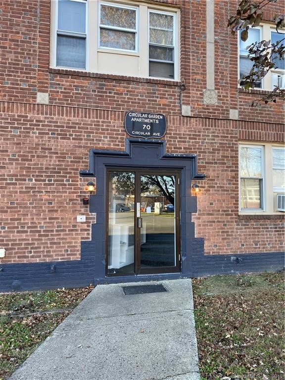 70 Circular Ave Unit 301, Hamden, CT 06514 Room for Rent in Hamden