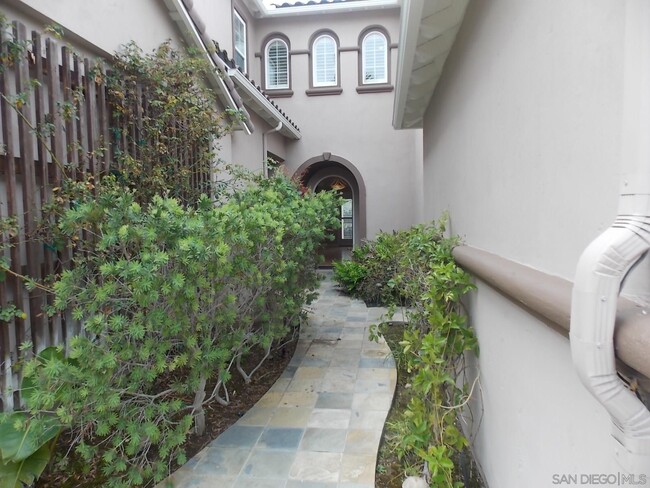 Building Photo - 3955 Lago Di Grata Cir