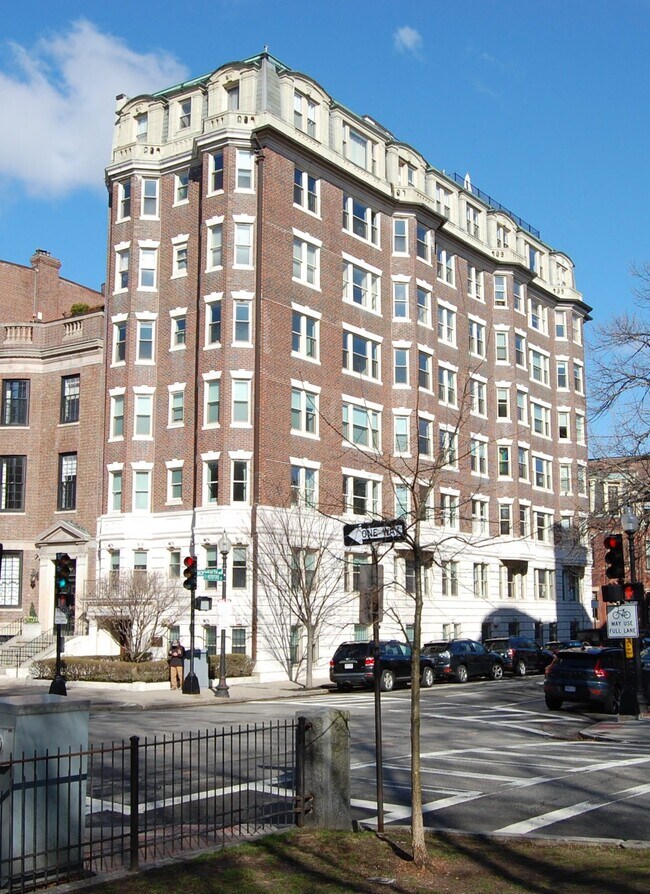 Foto del edificio - 1113 Commonwealth Ave