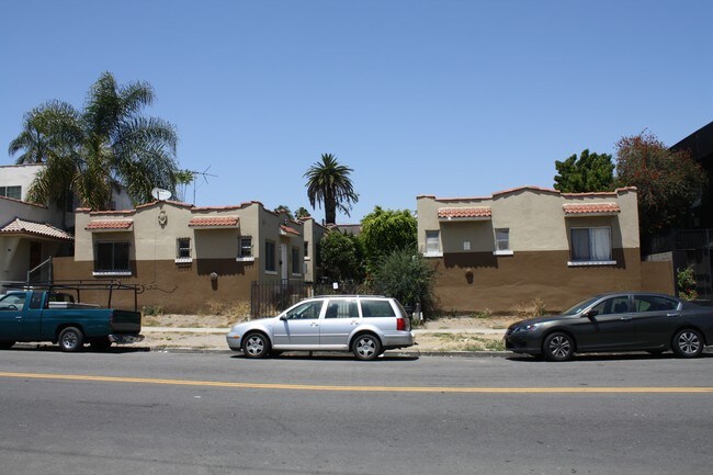 Building Photo - 4167 Oakwood Ave