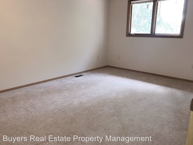Building Photo - 2 br, 1.5 bath House - 1727 Bellevue Loop