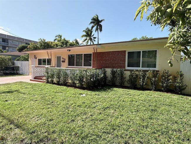 Foto del edificio - 1642 NE 124th Ln